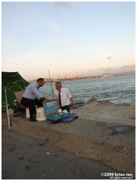 Proof that Turks are good business men. Where there are anglers, there are peddlers...